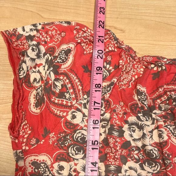 Mossimo women's M top red floral scoop neck with tie cap sleeve elastic bottom - Picture 4 of 6